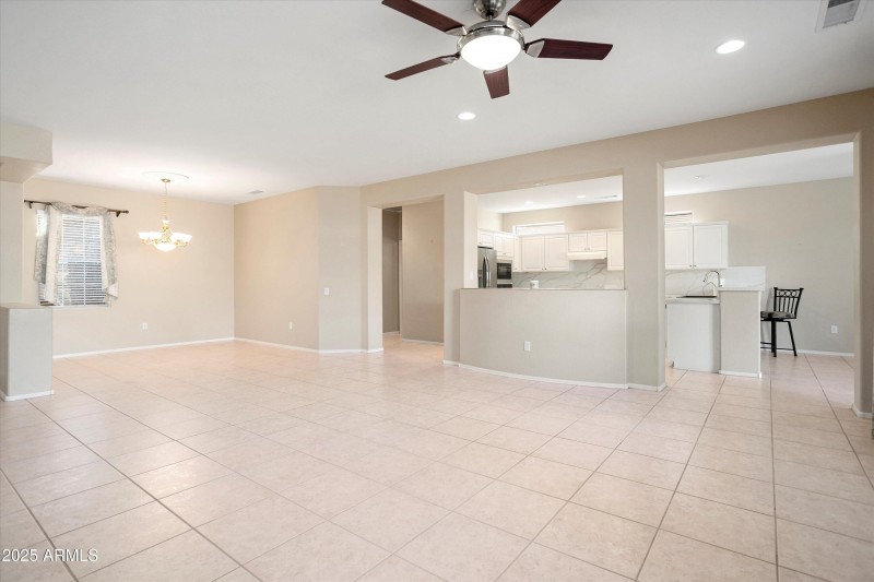 08-19722 N Regents Park Dr