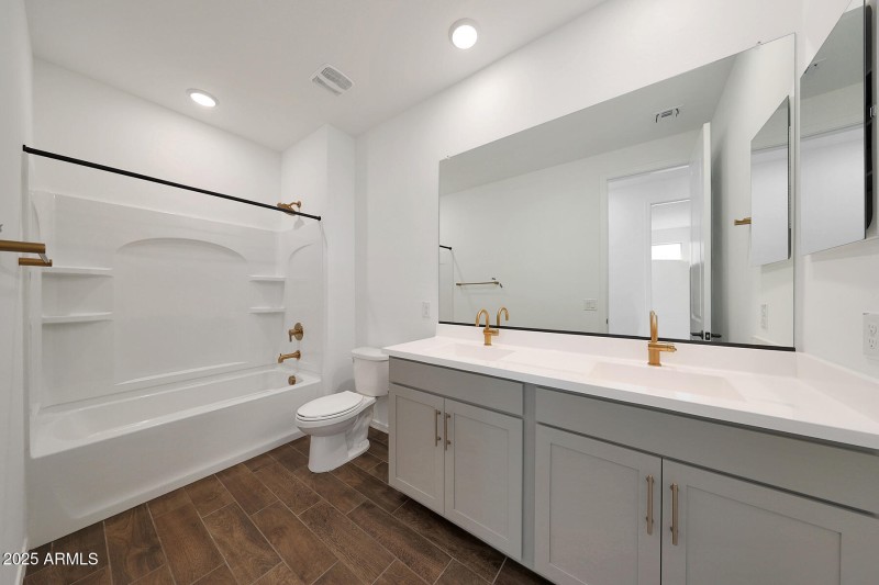 PHX_Pinnacle_Lot 2084_Lagoon_4153_bath2