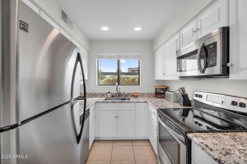 10-web-or-mls-16528 E Gunsight Dr 104 -