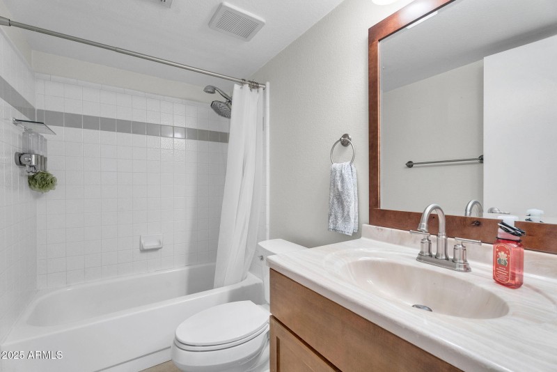 22-web-or-mls-16528 E Gunsight Dr 104 -