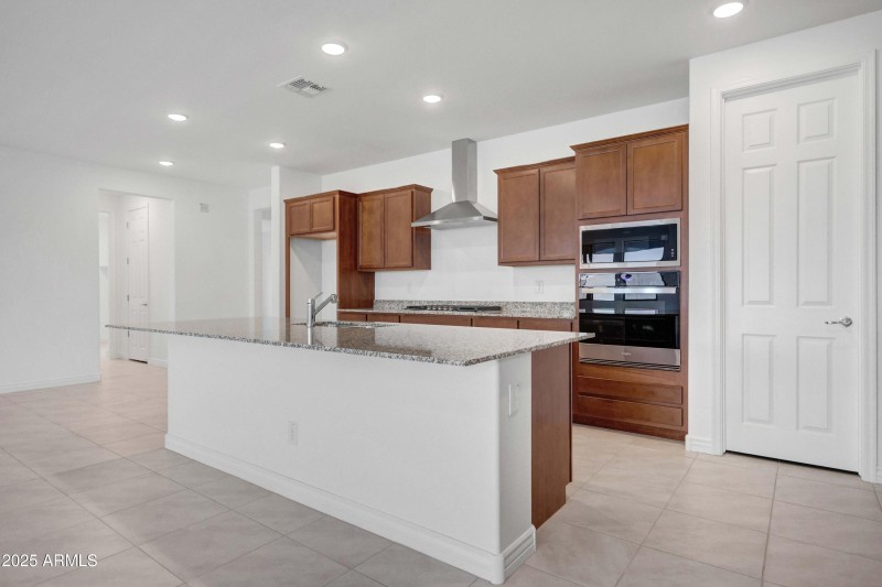 PHX_Miravida_Lot 1178_Oxford_14772_Kitch