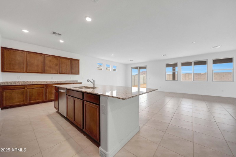 PHX_Miravida_Lot 1178_Oxford_14772_Kitch