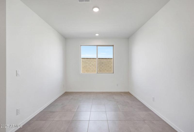 PHX_Tyler_Lot 2034_Cobalt_24180_dining