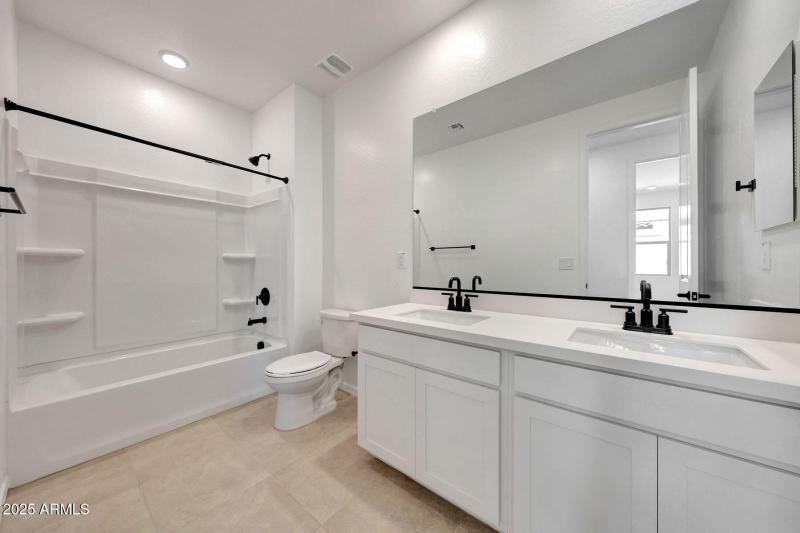 PHX_Tyler_lot 2087_lagoon_3741_Bath2