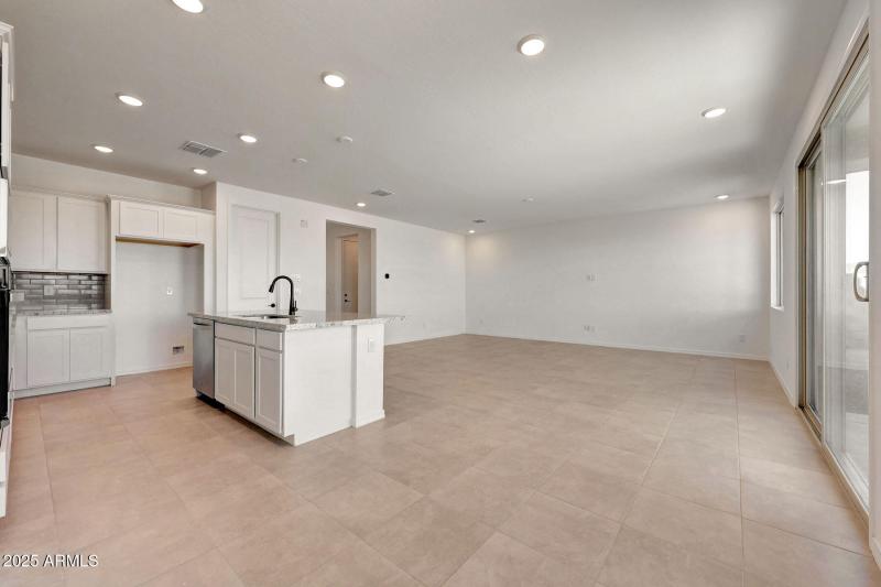 PHX_Tyler_lot 2087_lagoon_3741_Greatroom