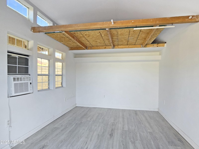 Insulated Shed with Electric & AC