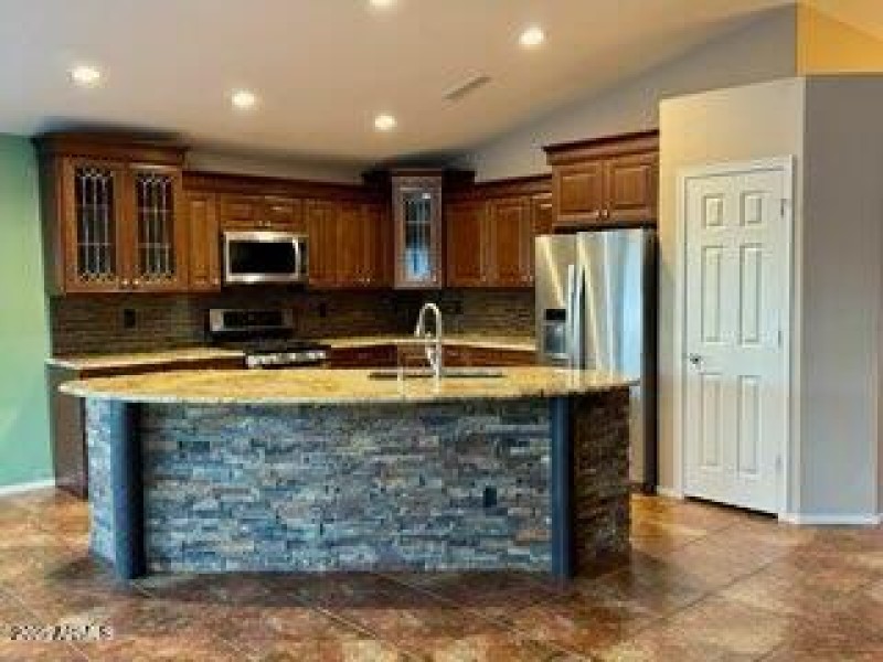 Expansive breakfast bar