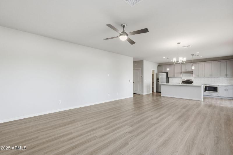 6568 N 15TH DR, Phoenix, AZ 85015