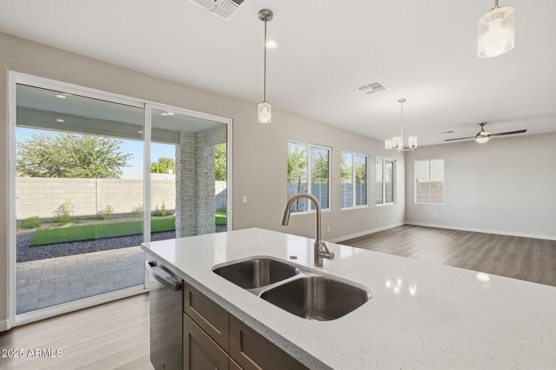 6568 N 15TH DR, Phoenix, AZ 85015