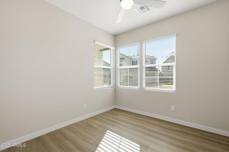 6568 N 15TH DR, Phoenix, AZ 85015