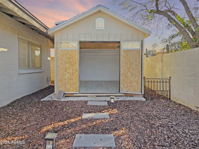 Insulated Shed with Electric & AC