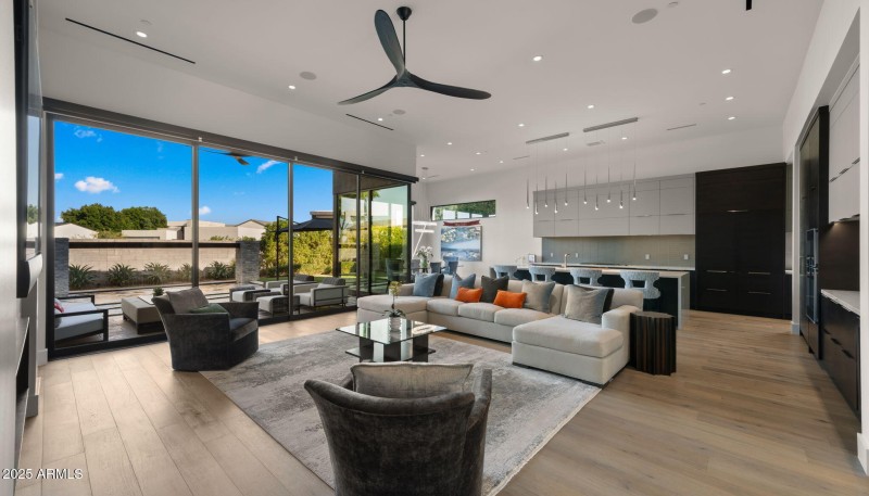 22-web-or-mls-Great Room3