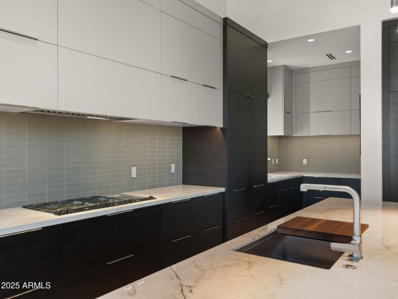 29-web-or-mls-Kitchen7