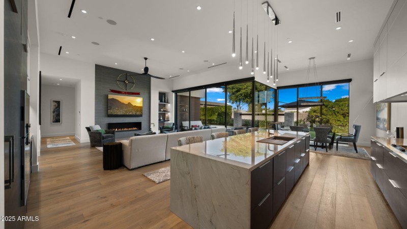 31-web-or-mls-Kitchen8