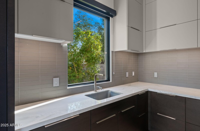 35-web-or-mls-Kitchen10