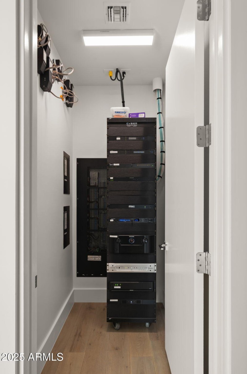 40-web-or-mls-Media Closet