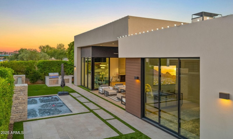 70-web-or-mls-TWILIGHT DRONE14