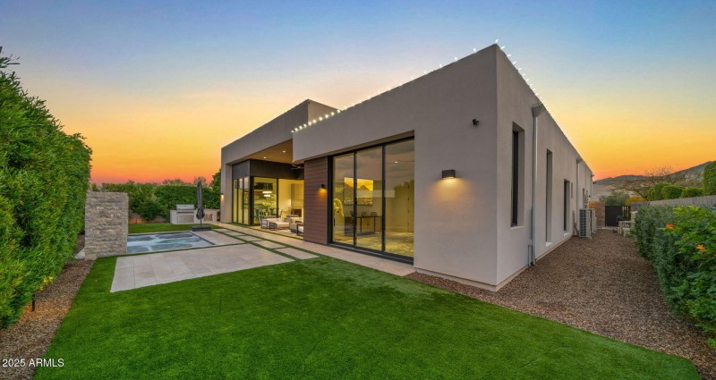 71-web-or-mls-TWILIGHT3