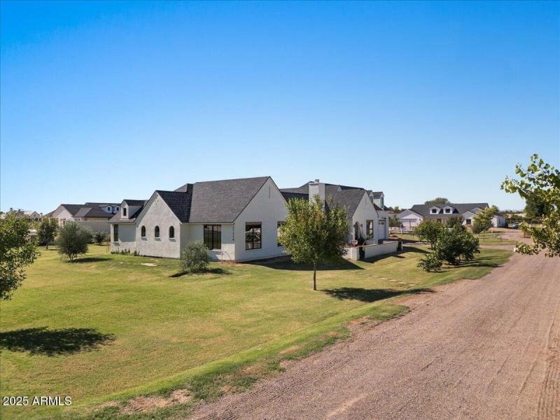 06-Aerial front of home