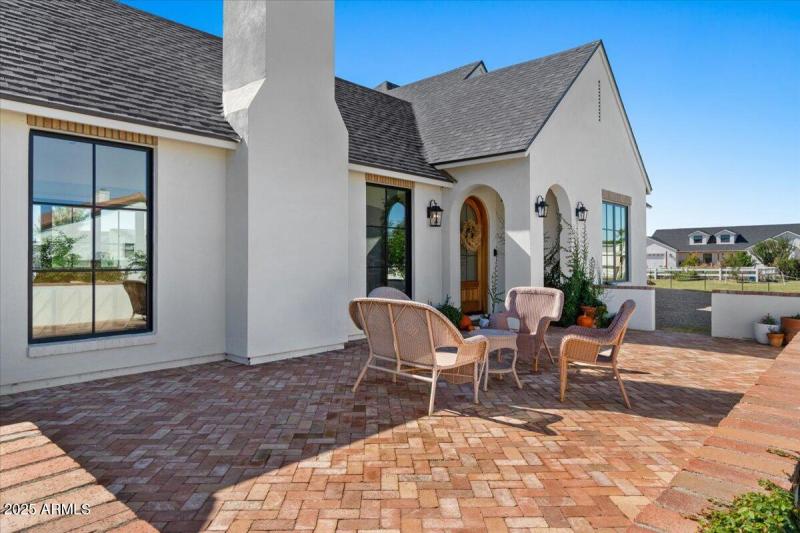 14-Front patio and entry