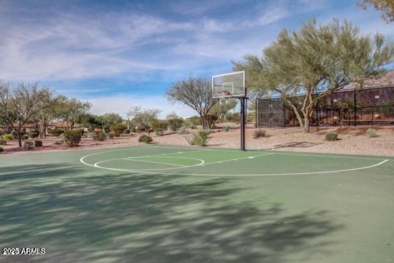 SM BASKETBALL COURTS