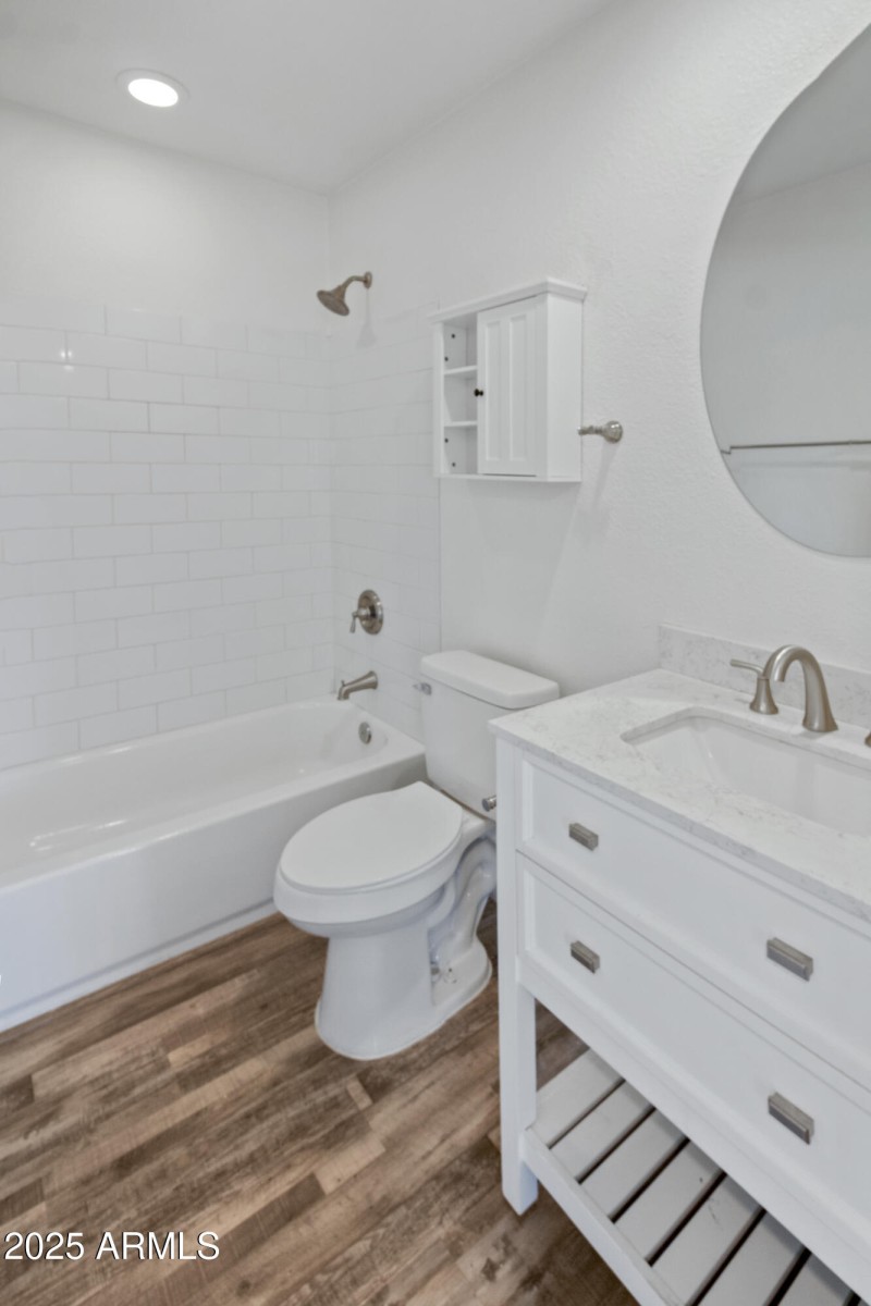 1729 W FAIRMOUNT Avenue