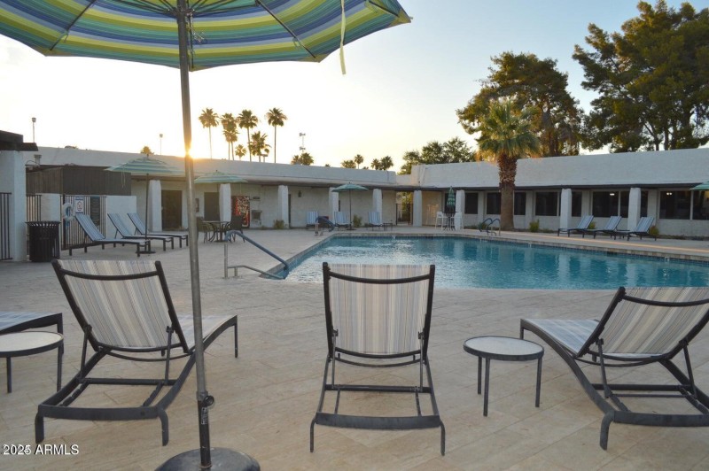 Come & relax in this 55+ community