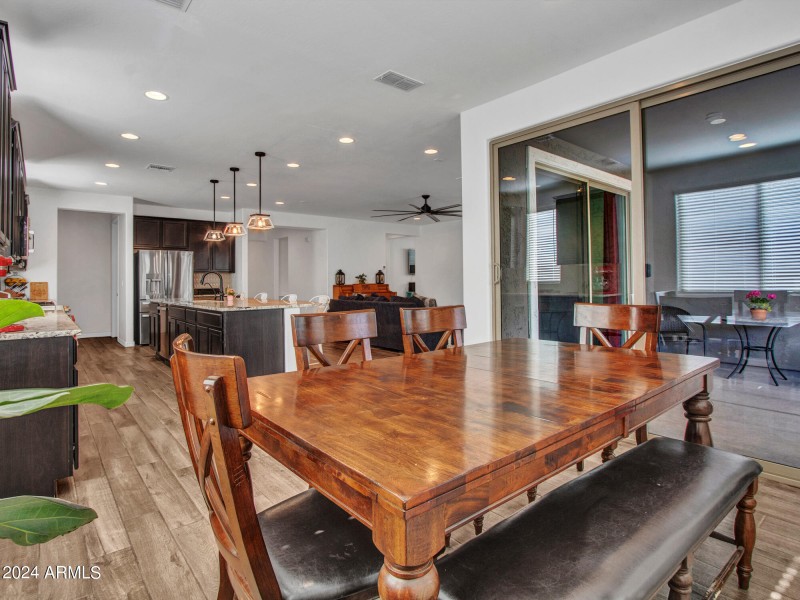 Breakfast Nook / Dining Room