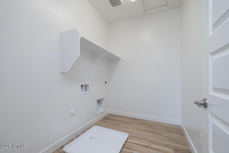 Tri Pointe Waterston Central 110 - Laund