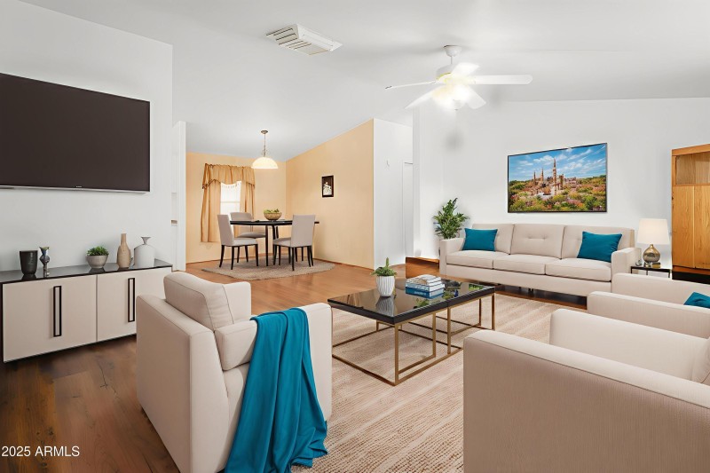 16416N33rdWay004 - Living Room - Standar