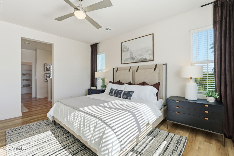 1511 W SIERRA VISTA DR