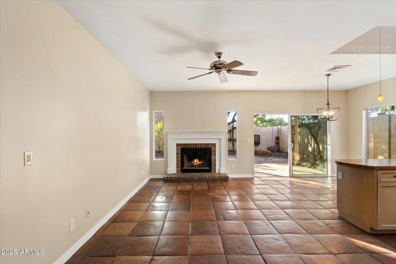 Family Room w/ Cpzy Fireplace