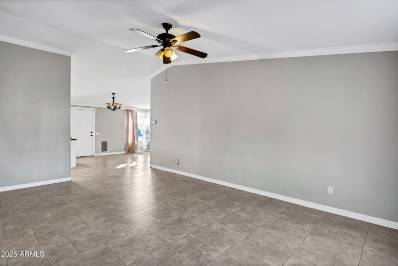 1605 West Mariposa Dr-4