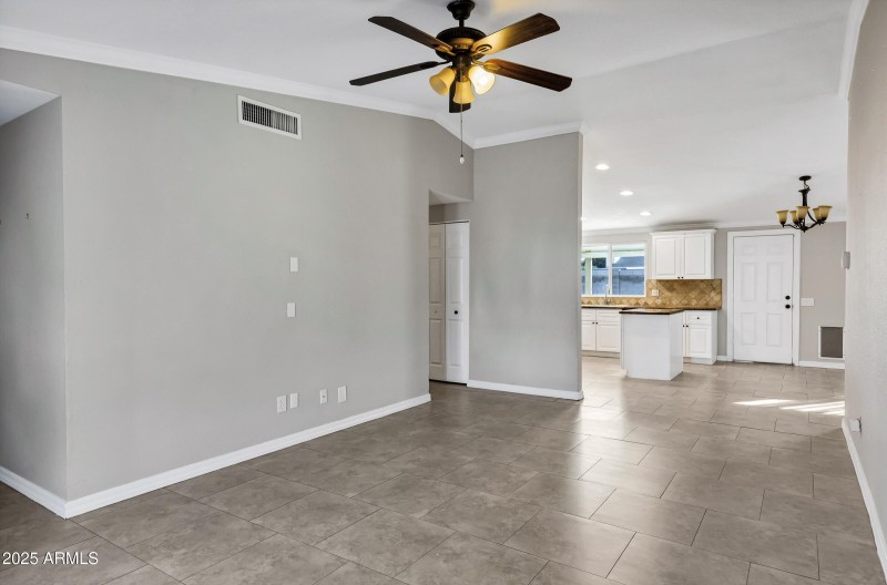 1605 West Mariposa Dr-6