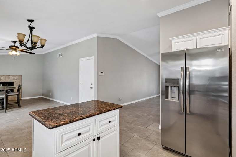 1605 West Mariposa Dr-11