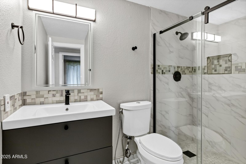 1605 West Mariposa Dr-19