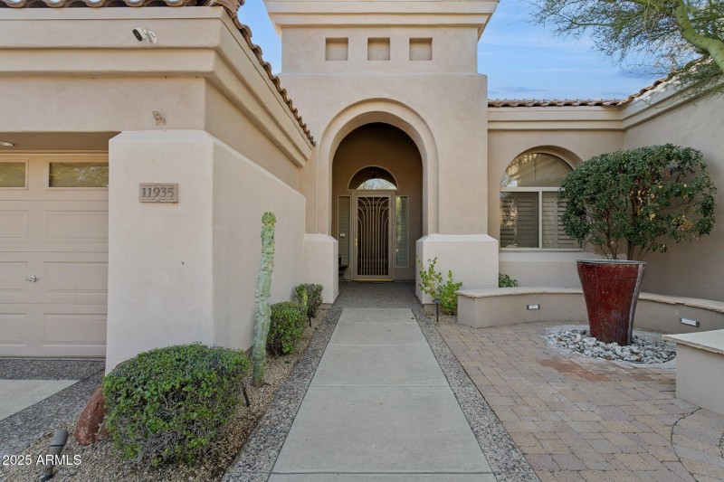 7-web-or-mls-11935-e-parkview-ln