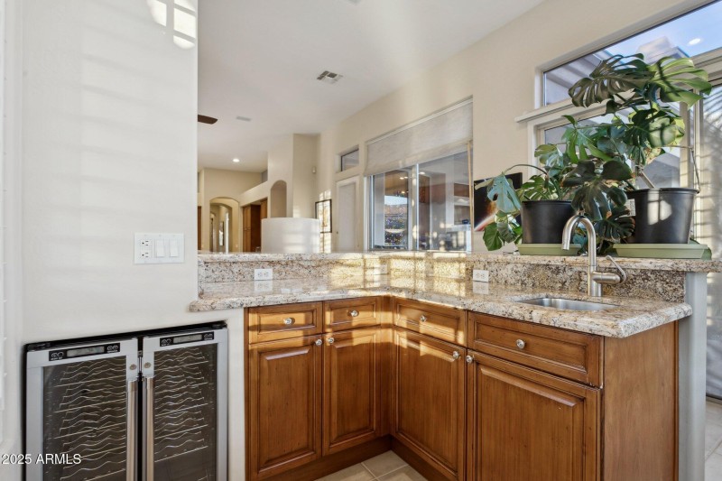 15-web-or-mls-11935-e-parkview-ln