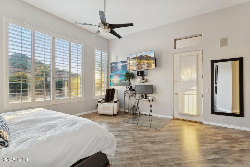 24-web-or-mls-11935-e-parkview-ln