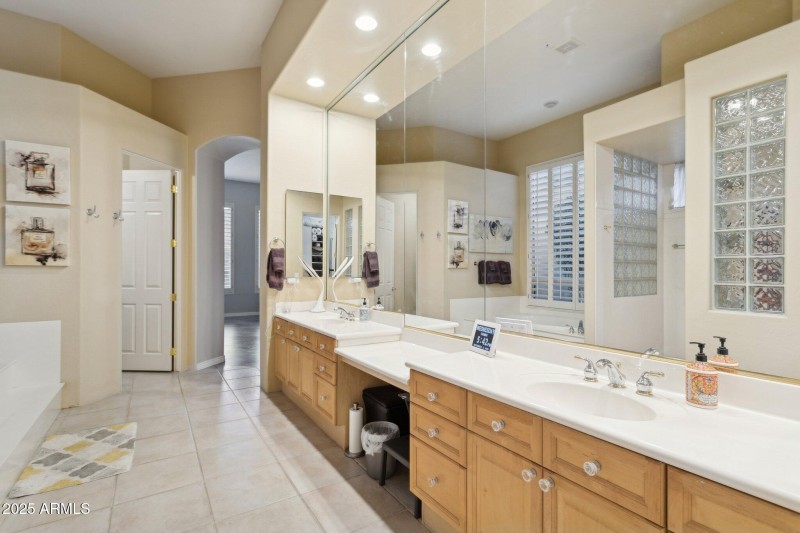 30-web-or-mls-11935-e-parkview-ln