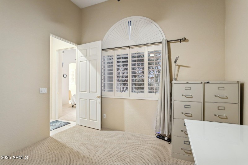 39-web-or-mls-11935-e-parkview-ln