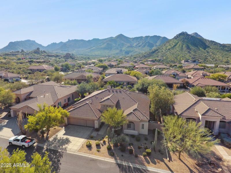 68-web-or-mls-11935-e-parkview-ln