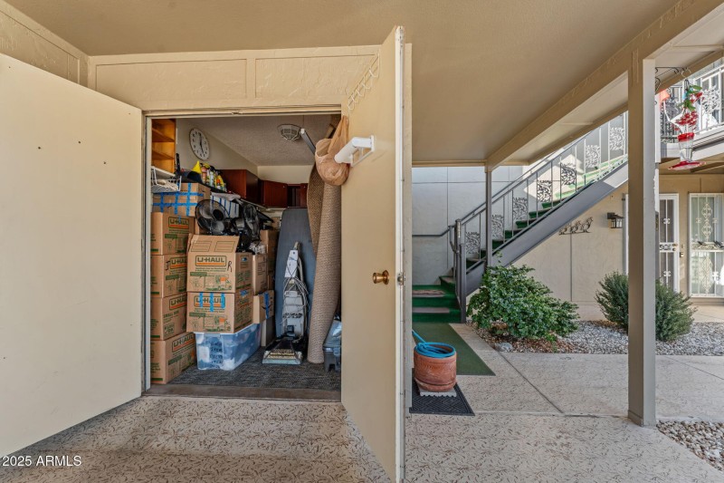 Drive-in golf cart garage