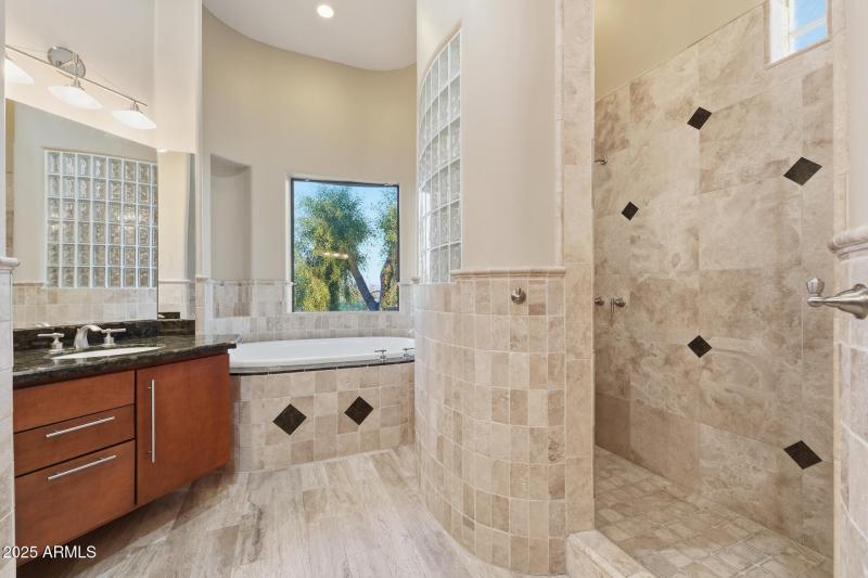 024-primary-bathroom