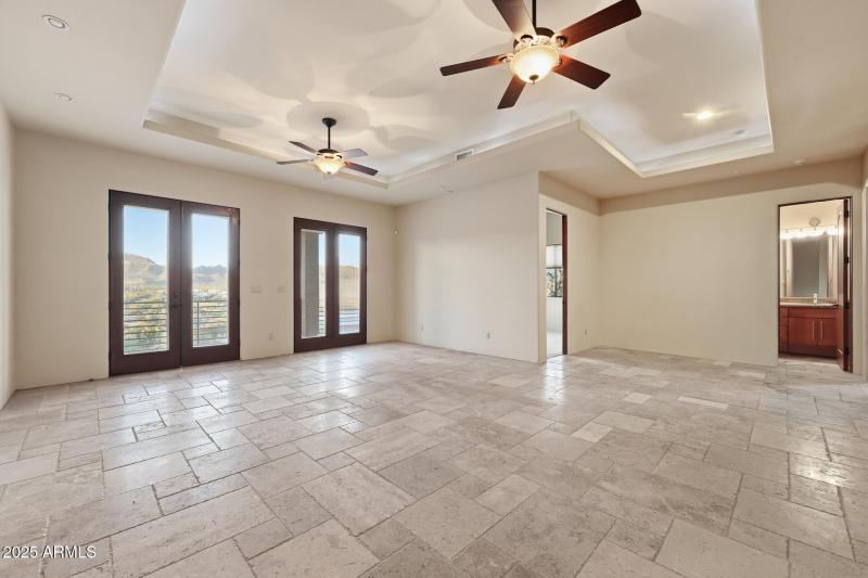 030-lower-living-space