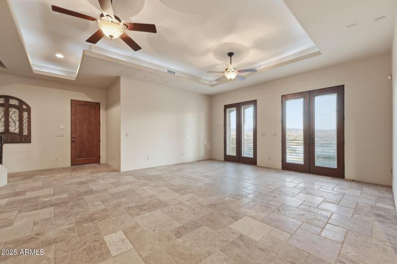 031-lower-living-space