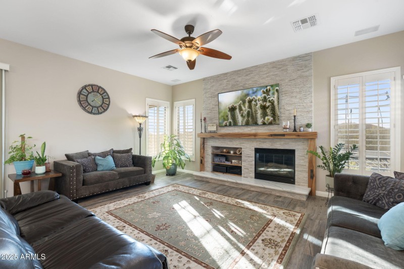 21-web-or-mls-DSC06306