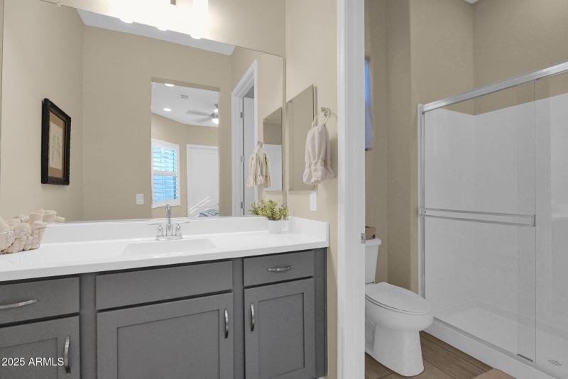 7794 Willow - 30Second Bedroom (Ensuite)