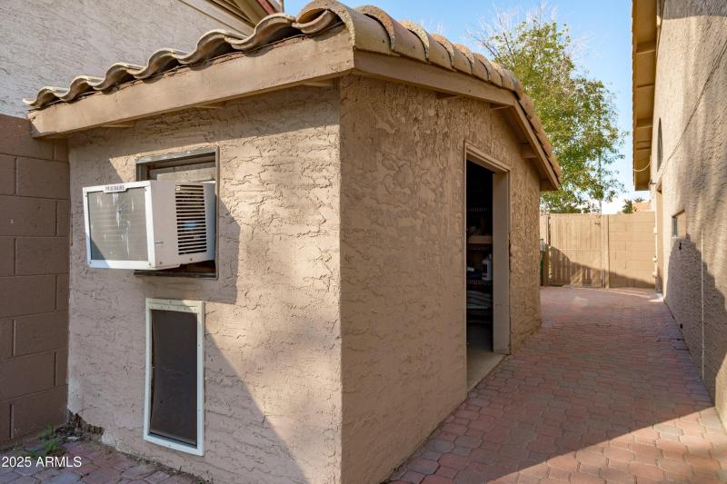 Storage and AC Dog Kennel