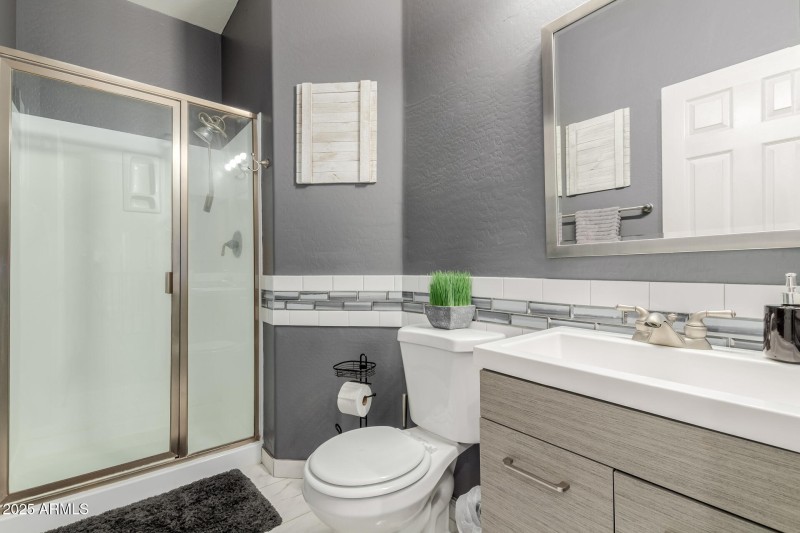 bathroom 3 (full bath)